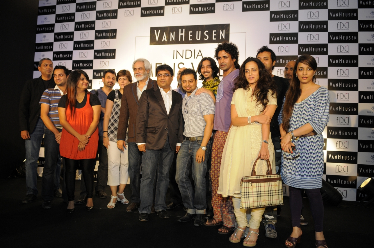 Van Heusen India Mens Week 2009-10-11