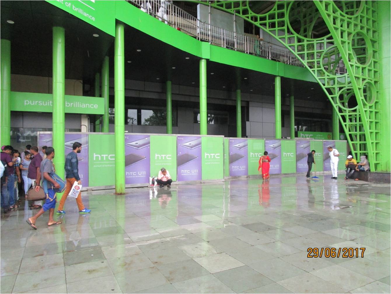 HTC takeovers HUDA City Centre Metro Station, 2017 – 18